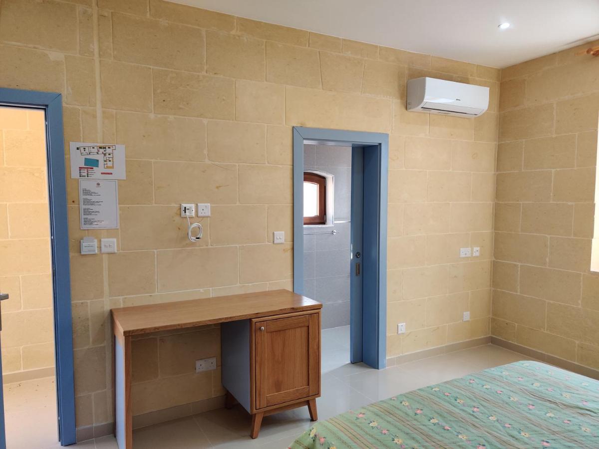 Country Inn Sannat Kültér fotó