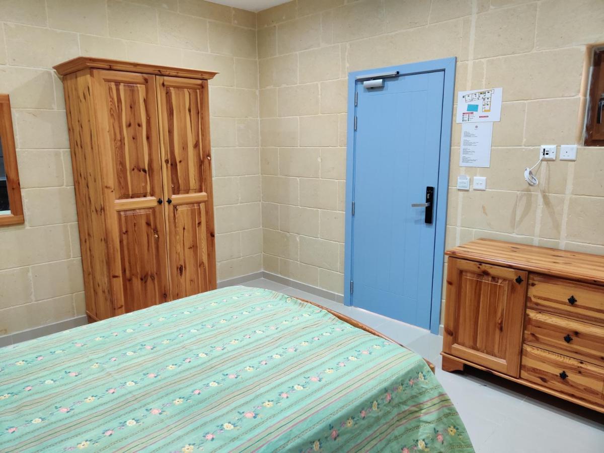 Country Inn Sannat Kültér fotó