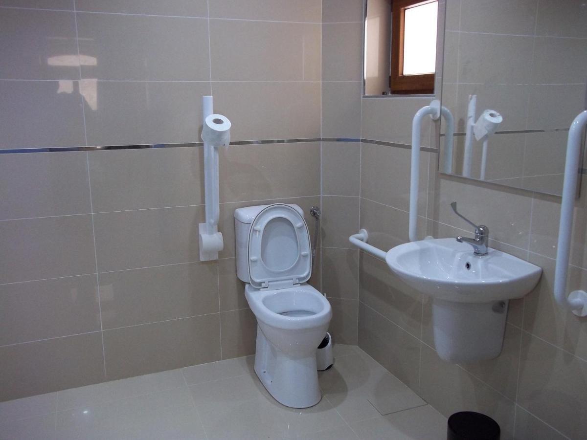 Country Inn Sannat Kültér fotó