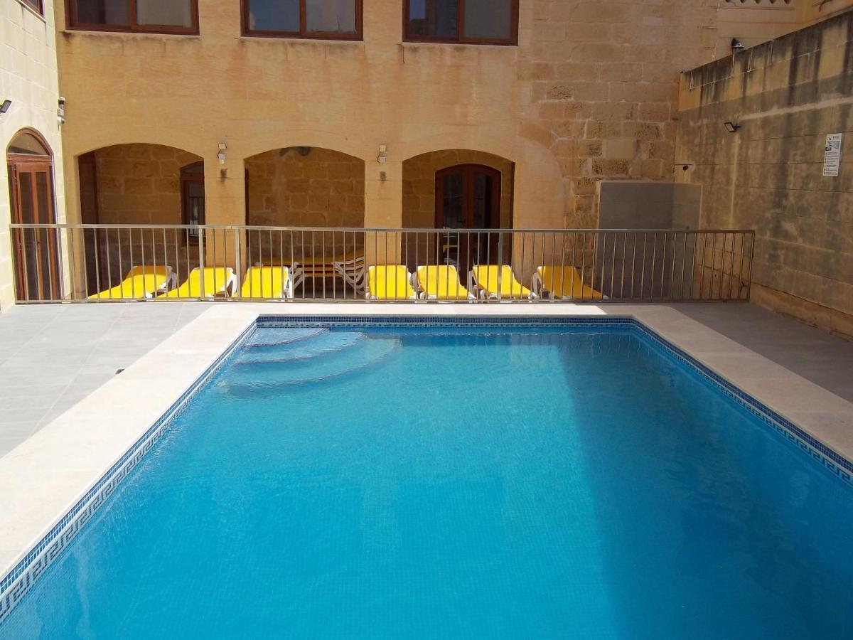 Country Inn Sannat Kültér fotó